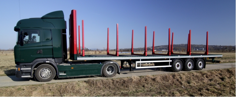 AGA-CargoWood silniční návěs na přepravu dřeva i palet
